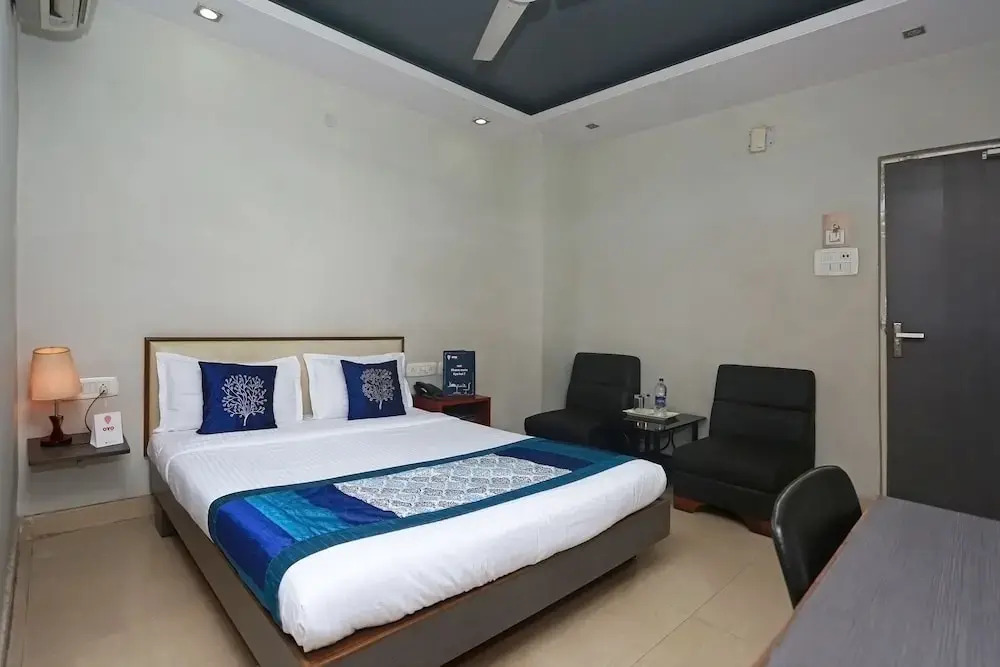 OYO 2737 Residency Square