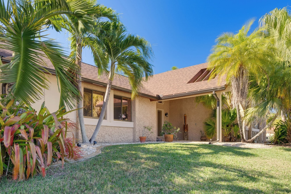 Heated Pool, 3 Mi to Dtwn: Cape Coral Escape!