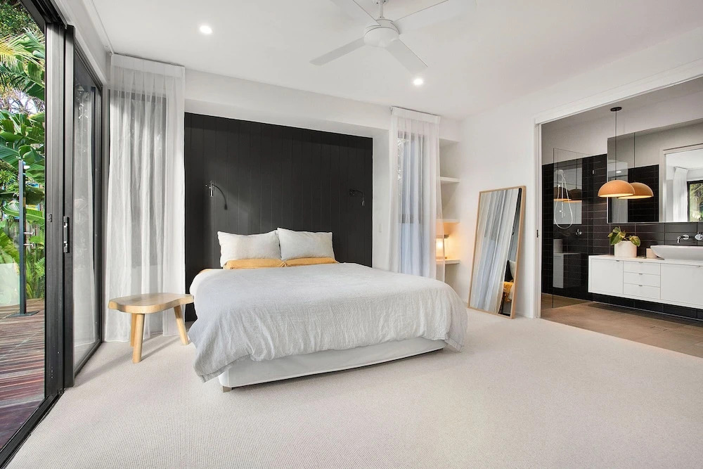 Melaleuca - luxury 4BR retreat with pool