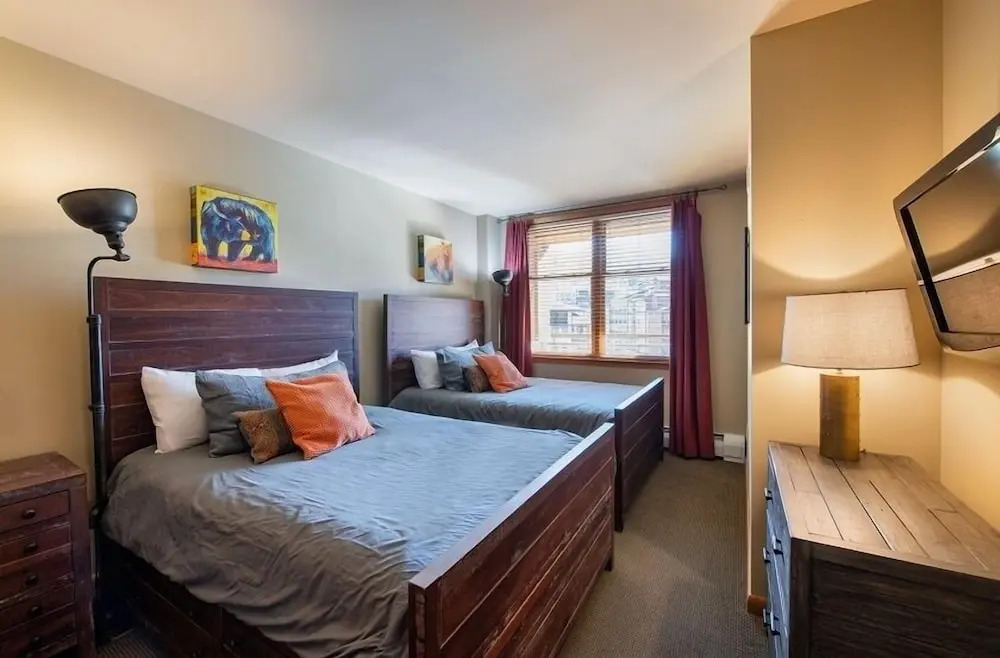 Continental Divide View Riverside Condo - Zephyr Mountain Lodge Select-Rated 2510