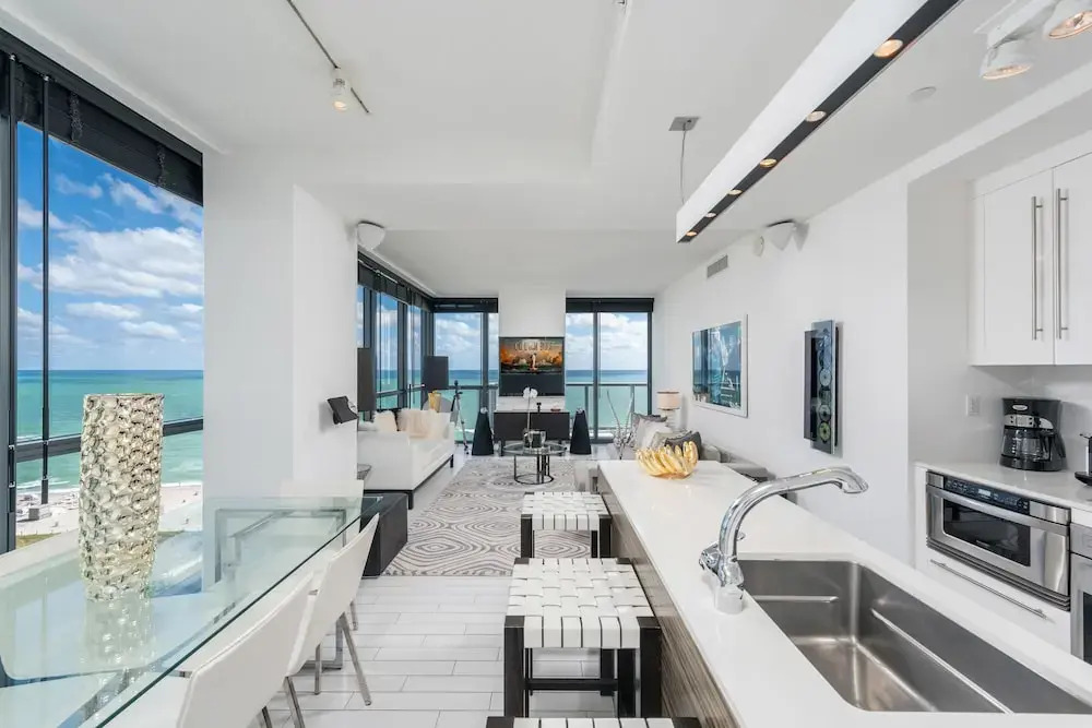 W South Beach