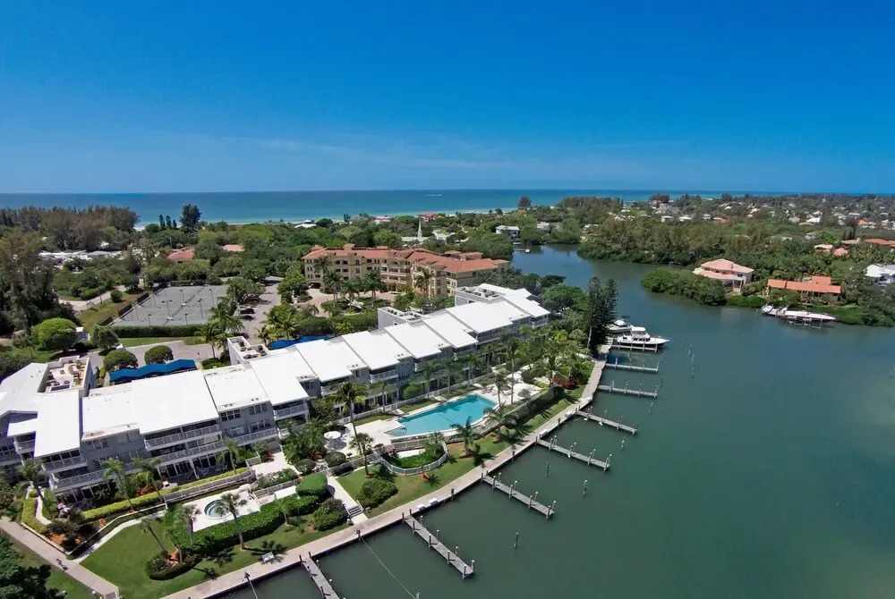 Harbor Villa Club 305