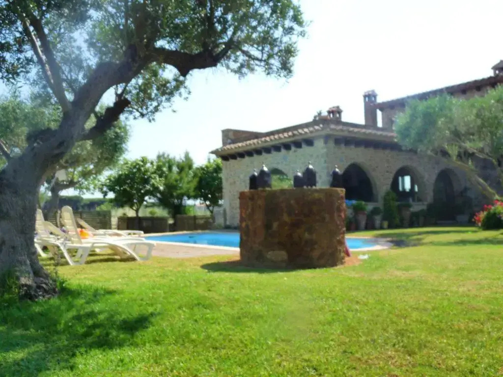 Villa with 4 bedrooms in Torroella de Montgri with wonderful mountain view private pool enclosed garden 700 m from the beach