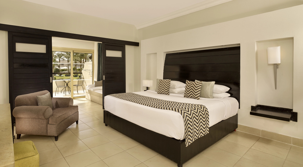 Coral Sea Holiday Resort & Aqua Park