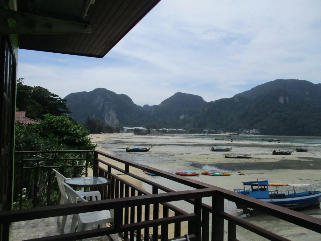 Phi Phi Green House & Sunsky Hostel