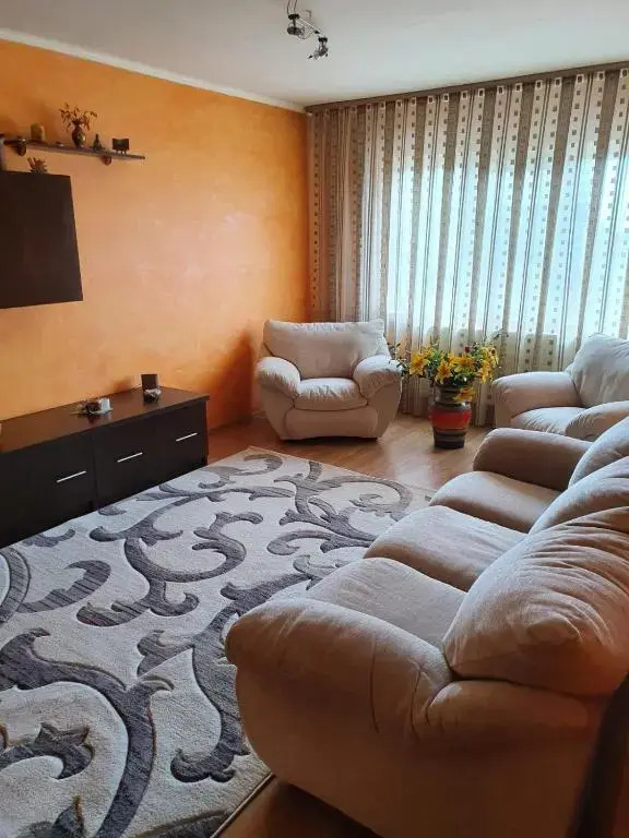 Apartament 3 camere central decomnadat lux