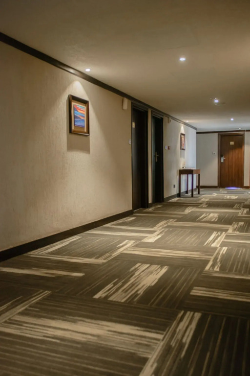 Cloud Hotel & Suites
