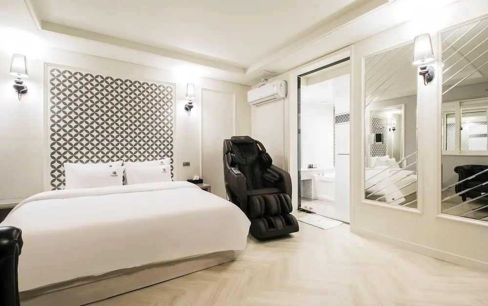 2Night Hotel