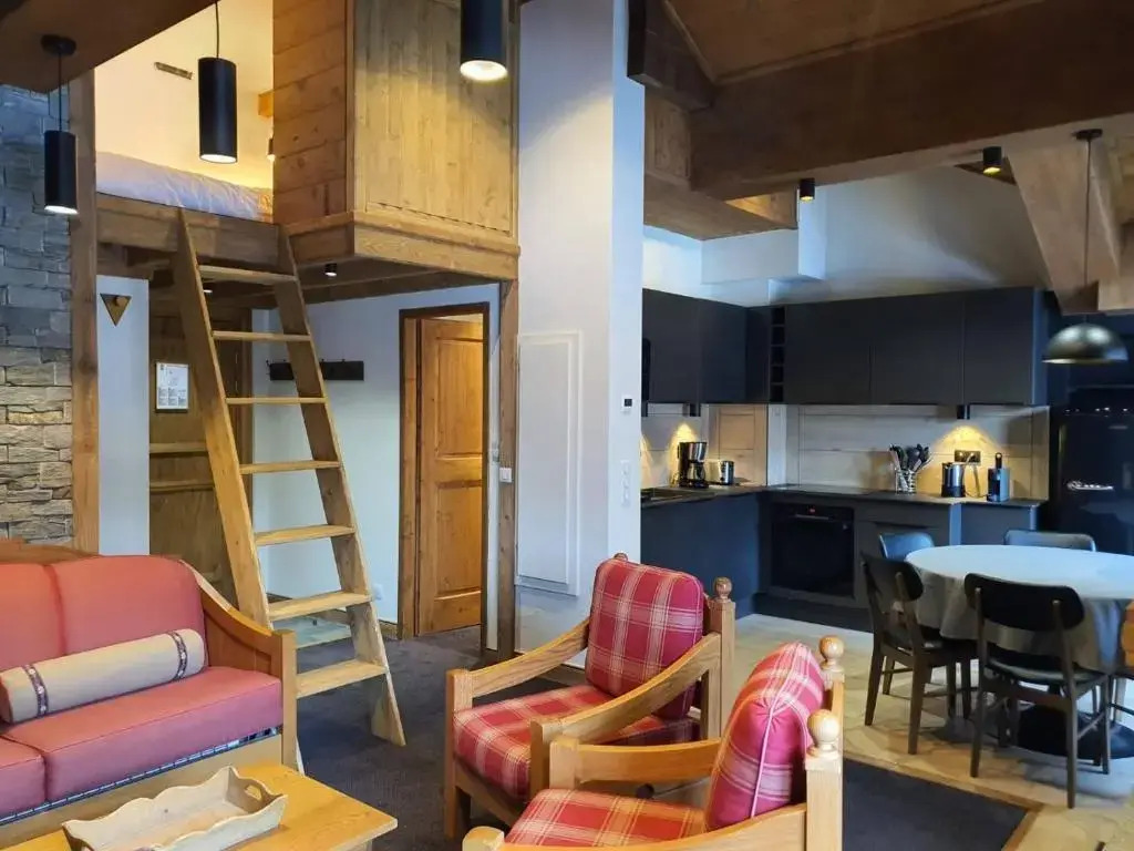 Le 630, appartement de charme avec cheminée aux Arcs 1950