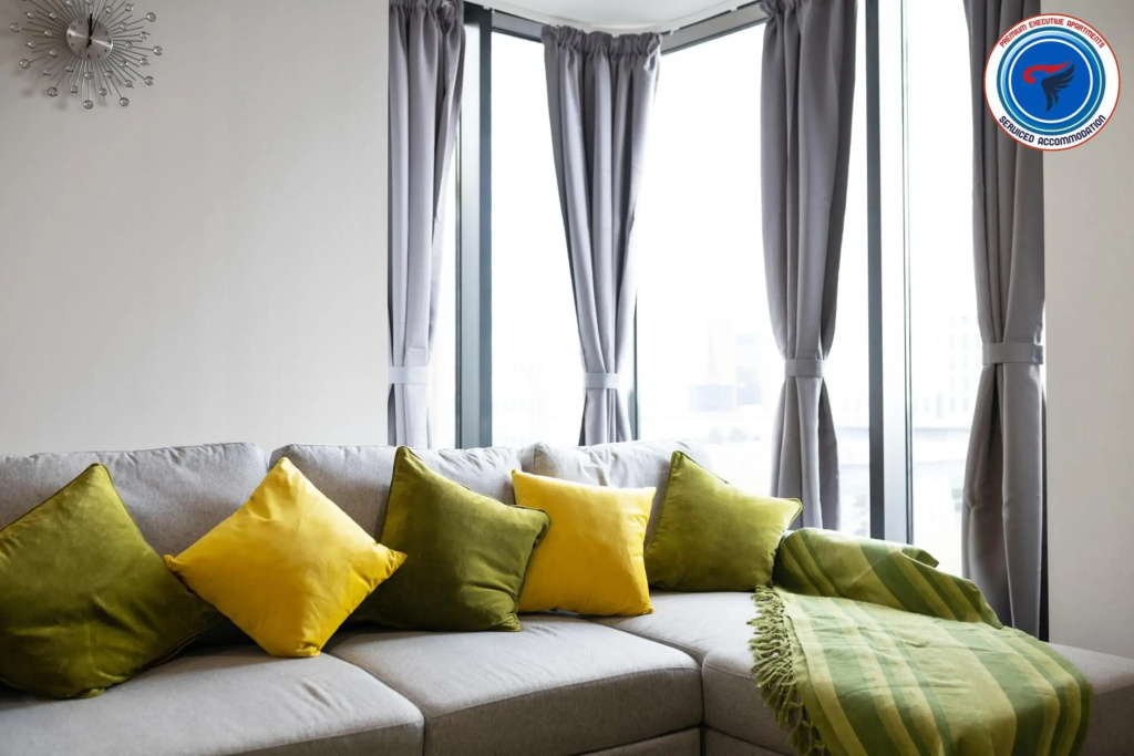 50 PERCENT OFF FOR MONTHLY AND WEEKLY STAYS, PERFECT FOR LONG STAYS FOR FAMILIES , BUSINESS, LEISURE & RELOCATIONS - 2 Bedroom at Premium Executive Serviced Apartment Birmingham - Free WiFi, Free Parking- Sheraton View