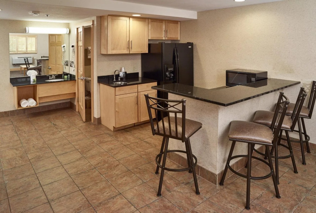 LivINN Suites Fridley