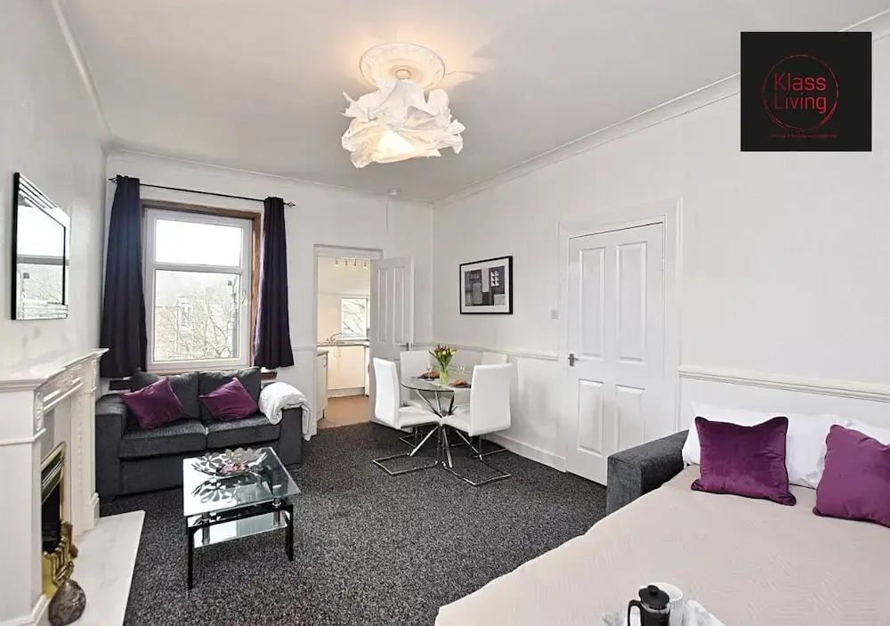 One Bedroom Apartment by Klass Living Serviced Accommodation Coatbridge - Whifflet Park Apartment With Wifi  and Parking