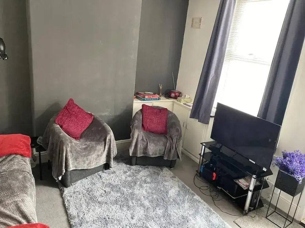 2br-sleeps3 -family Friendly -free Parking -garden