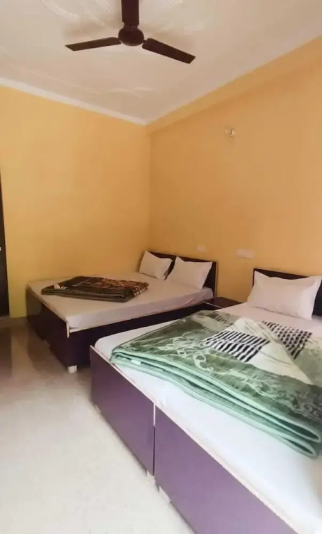 Yamunotri Darshan Resort By Preet rS
