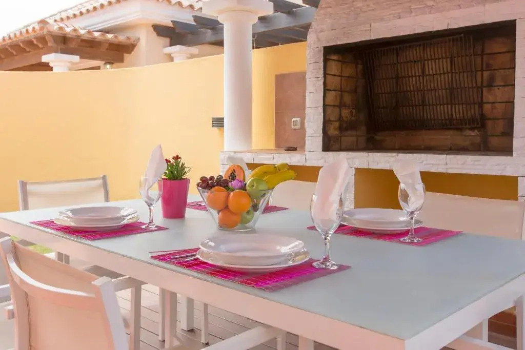 Villa Bella Lucia 1. Piscina Climatizada, WiFi, BBQ