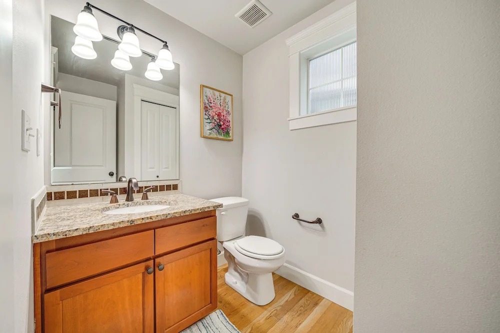 4 Mi to Lumen Field! Centrally Located Townhome