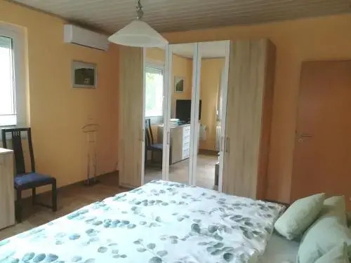 Nichtraucherferienwohnung-Neckarblick ZE-2022-74-WZ-118A