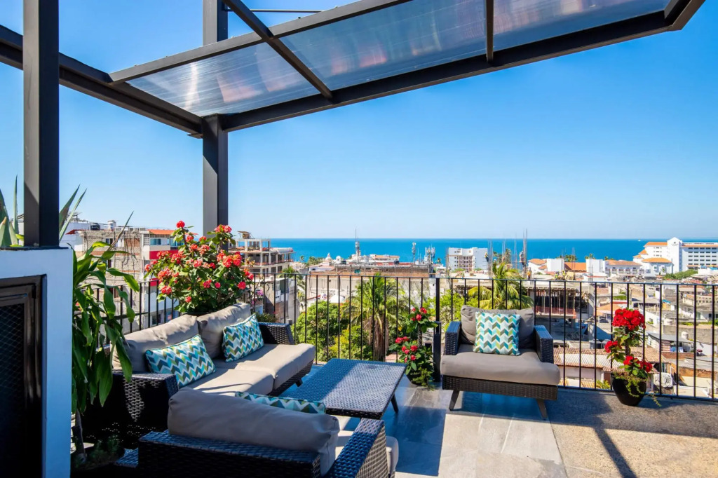 5D - Super Studio Well Laid out Everything you Need - Stunning Rooftop Inifinity Pool