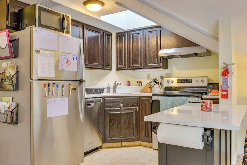 Walk to Mount Snow Resort: Unit w/ Pool & Hot Tubs