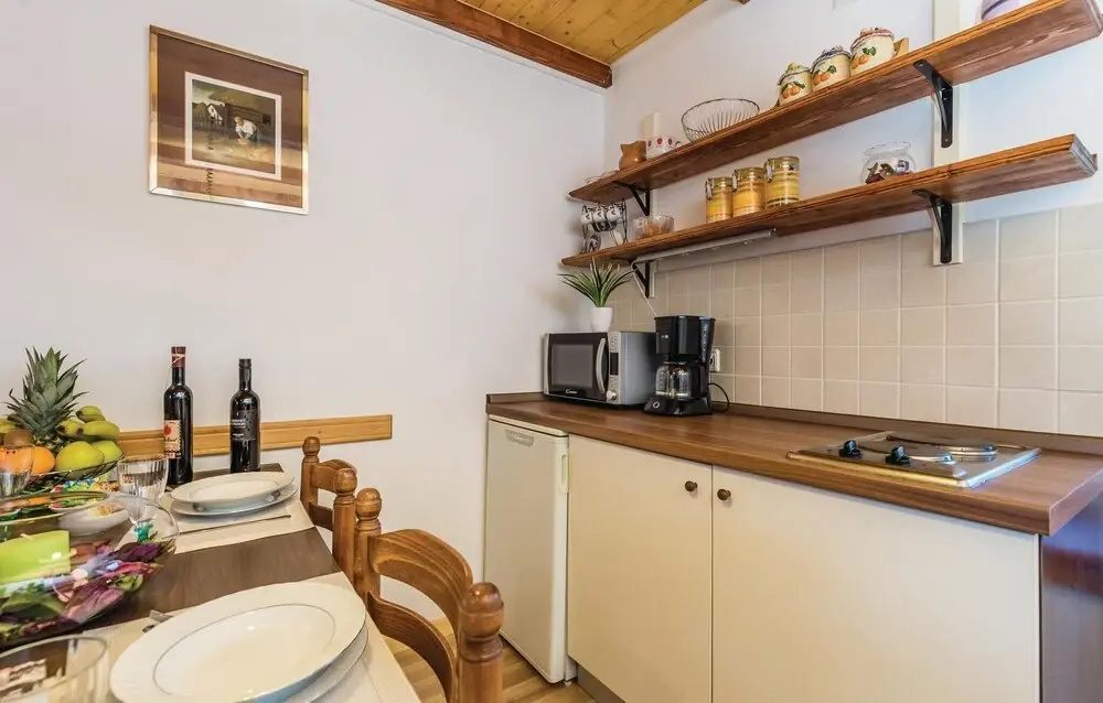 2 Bedroom Gorgeous Home In Fuzine