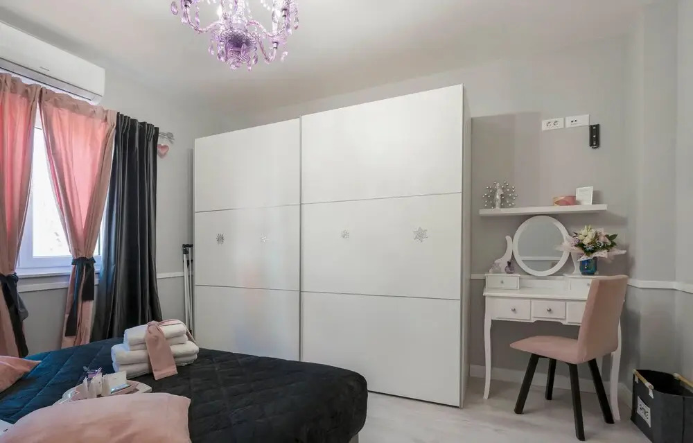 Awesome home in Sibenik w/ Outdoor swimming pool and 4 Bedrooms