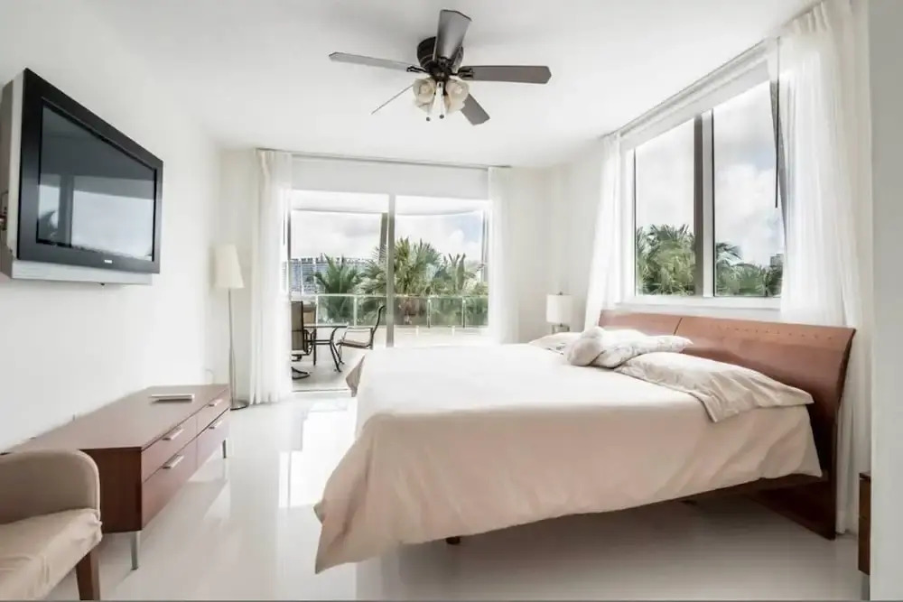 Le Marina Bay 310 by Go Florida Condo, Sunny Isles