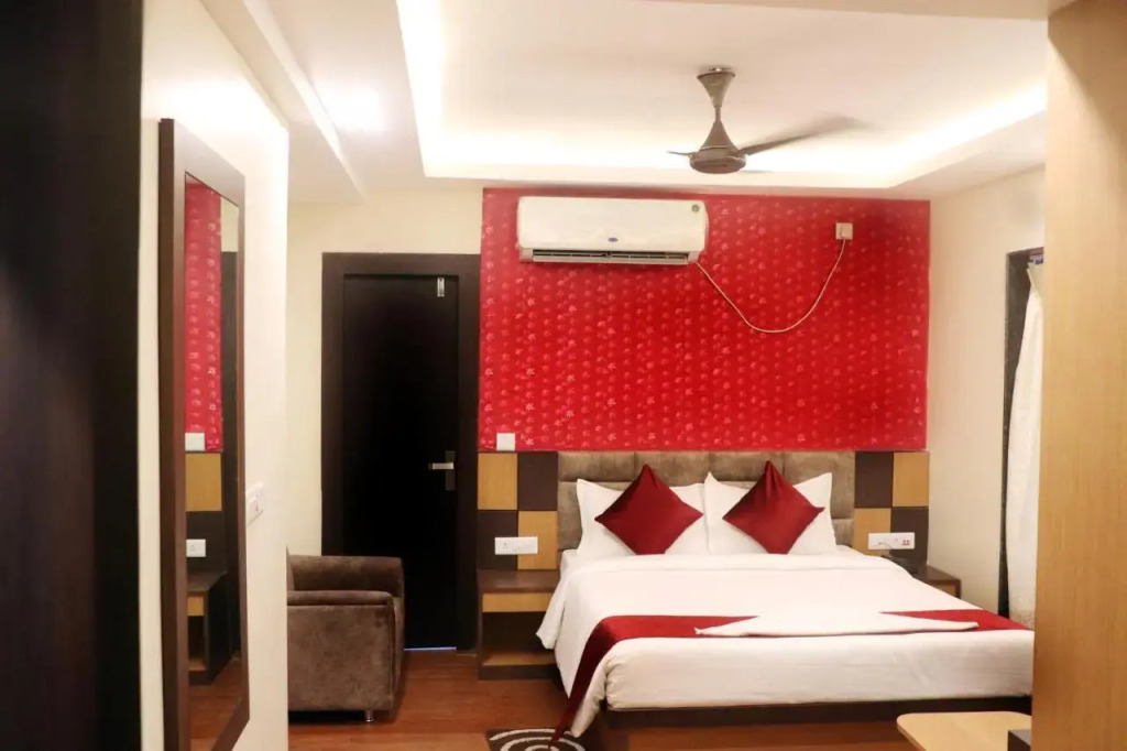 Goroomgo Royal View Digha