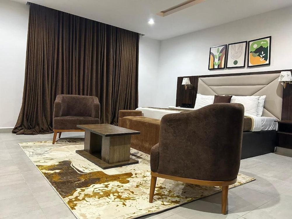 Vinpy hotels