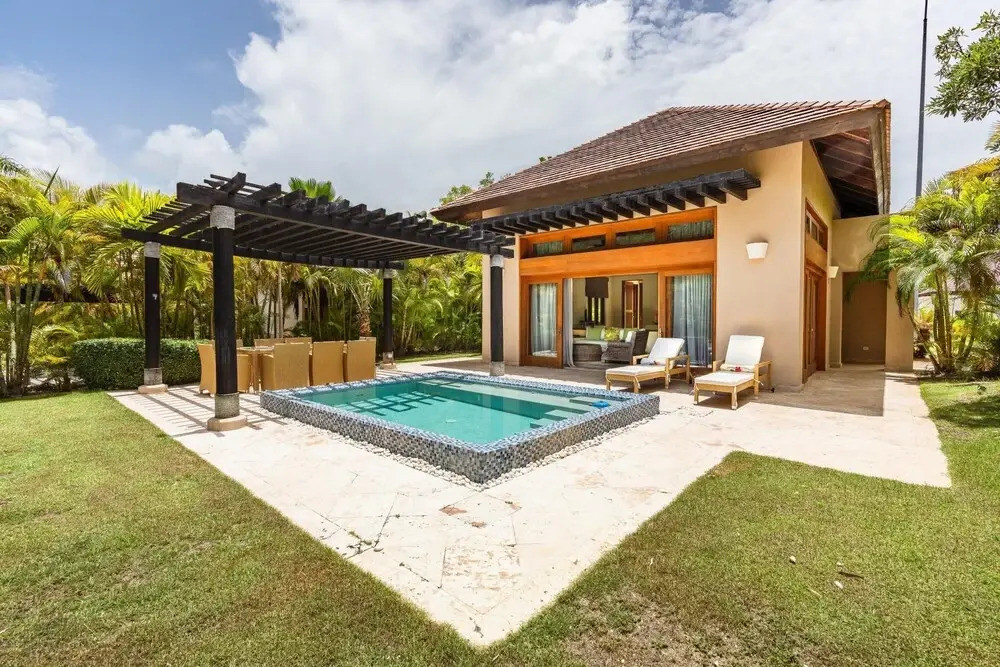 Rustic Private Bungalow at Green Village w Picuzzi Included