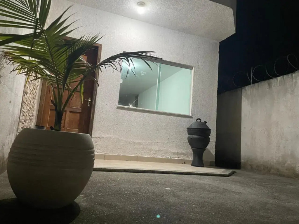 Casa Duplex 2 quartos com amplo quintal