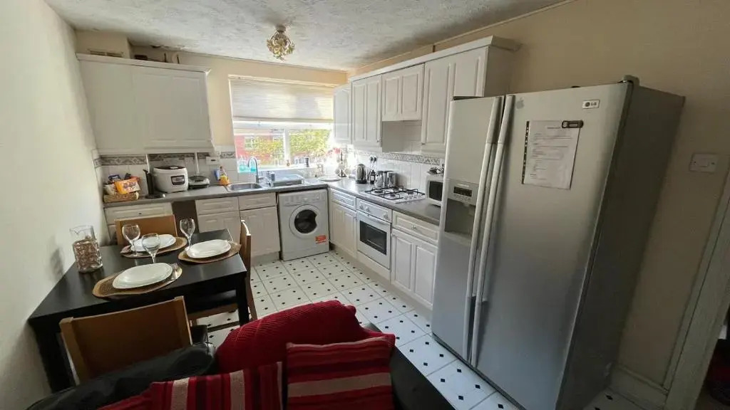 Stunning 3-bed Apartment in Croydon