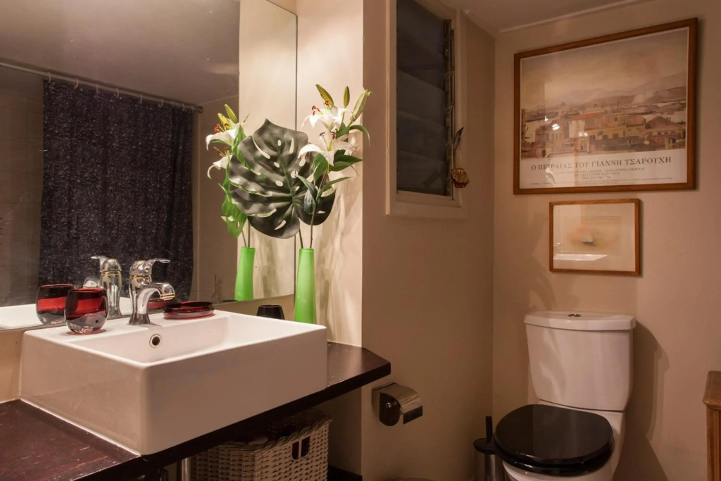 2 Bedroom Artist's Apartment - So Athens