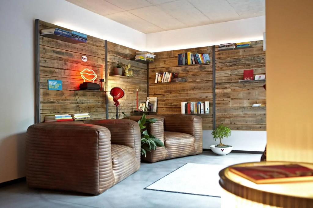 V-Hotel