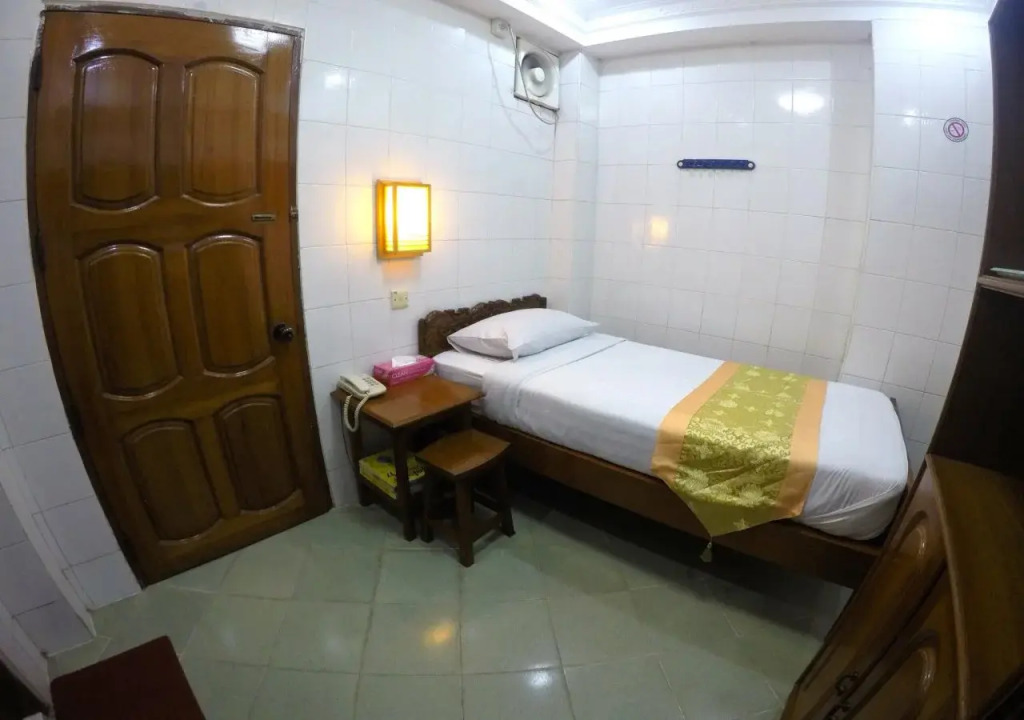 May Shan Hotel