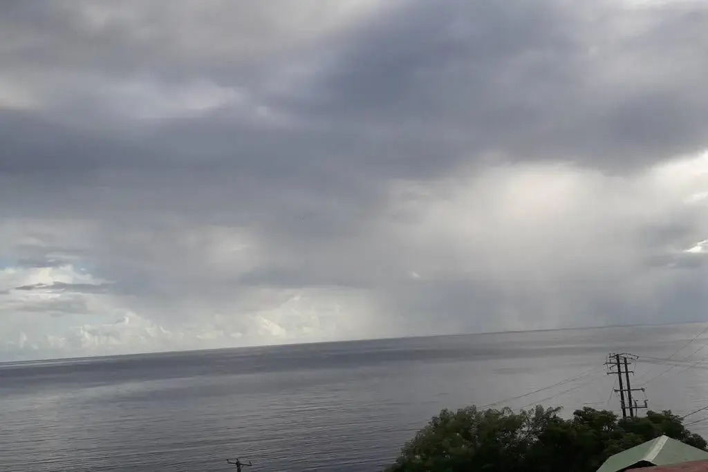 Spacious, Cozy Two Bedroom Apartment Overlooking the Beach