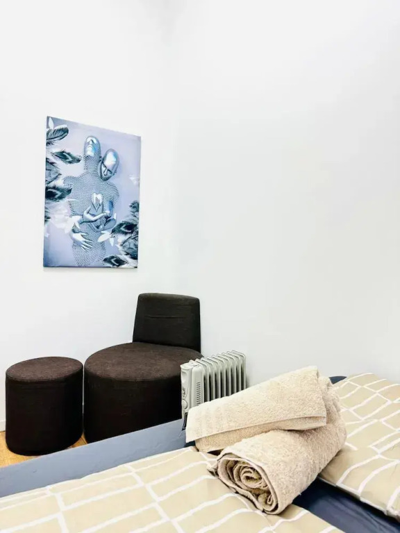 Stylish 9BR Apartment for 18 Guests