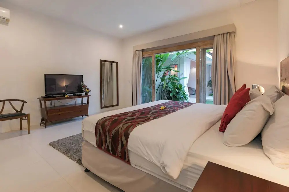 Villa Briana Seminyak by Villas R Us