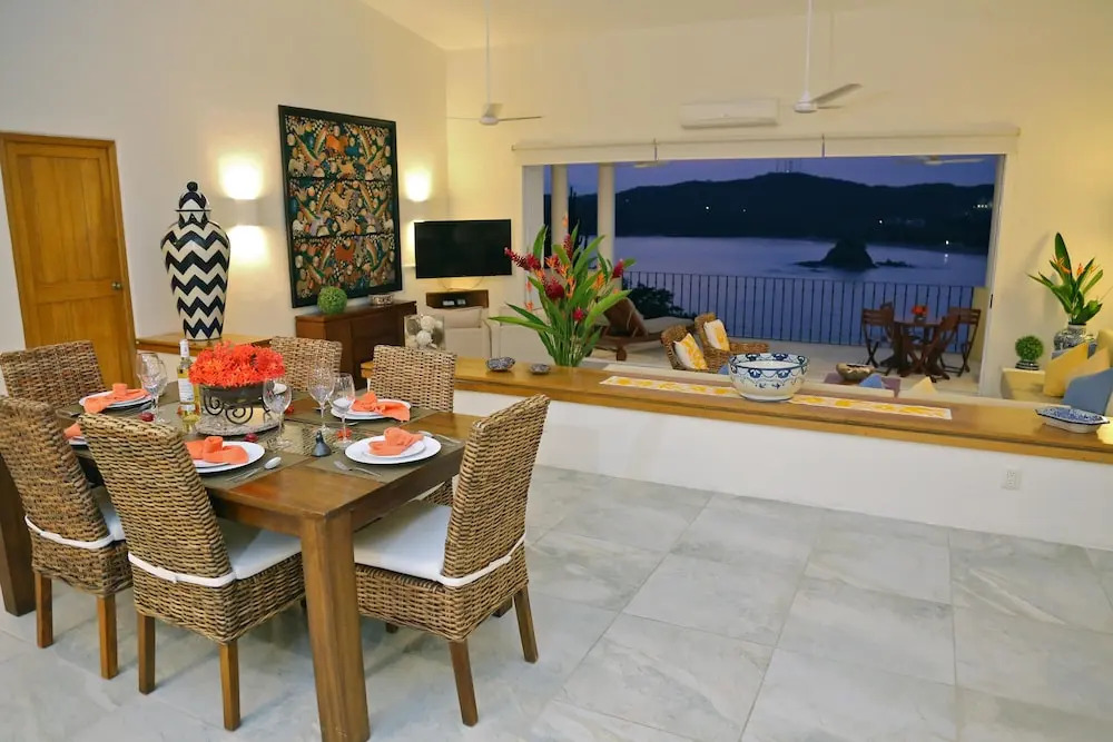 Villas Carey Condo