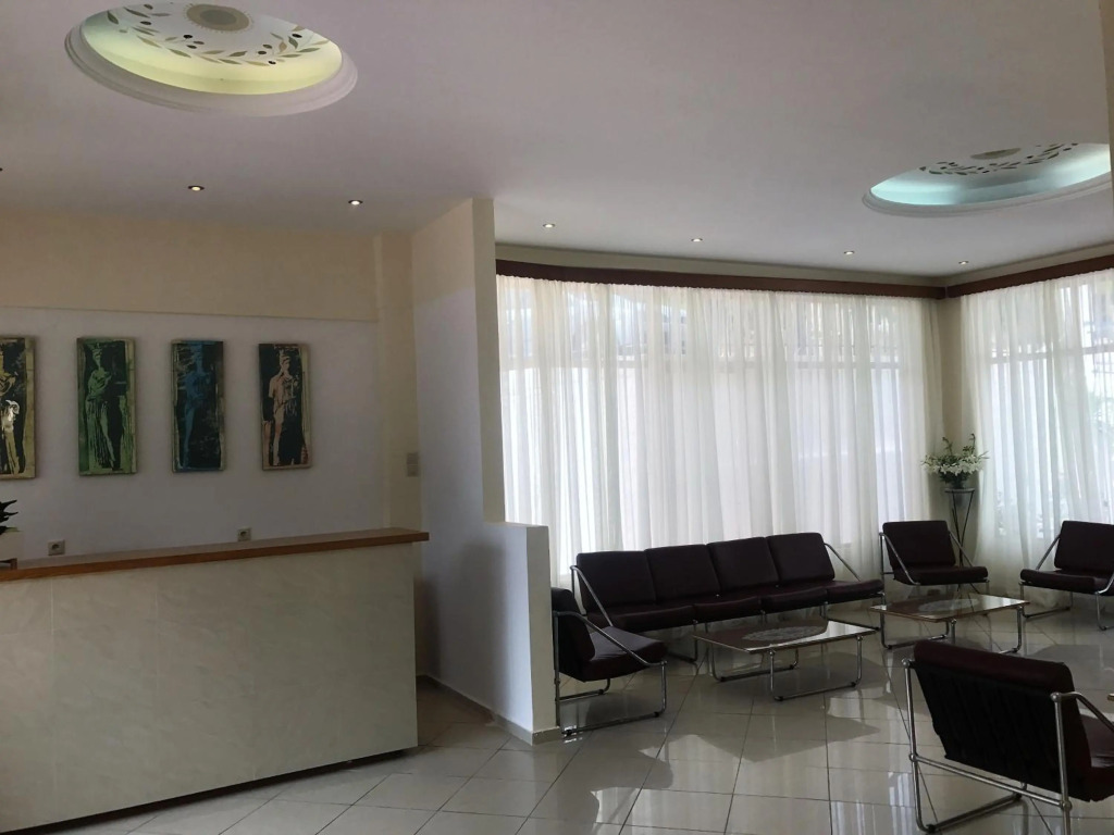 Hotel Karyatides