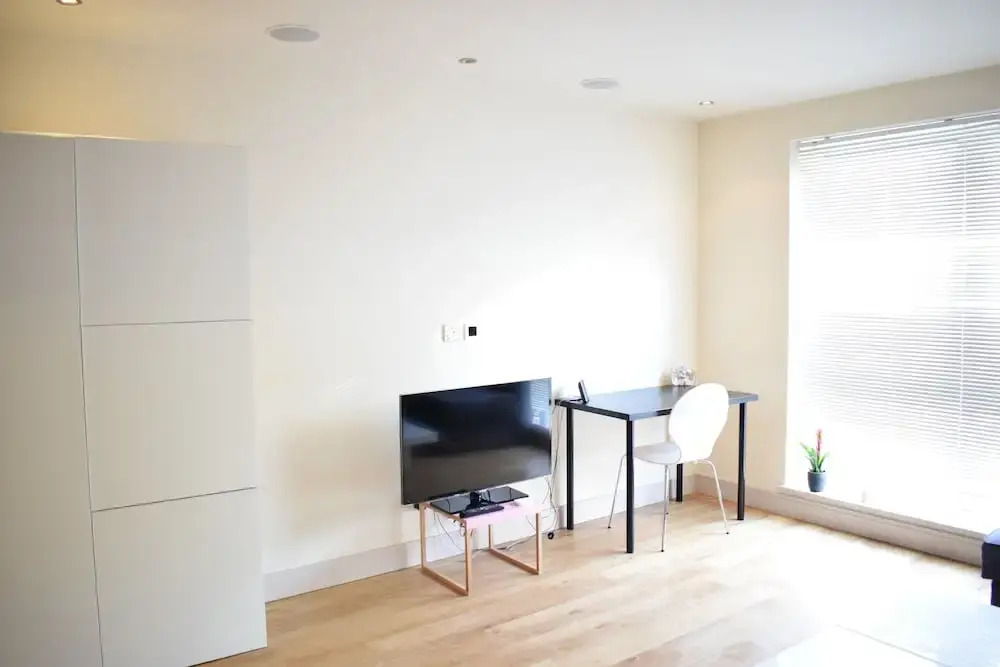 Modern Studio Apartment In Chelsea