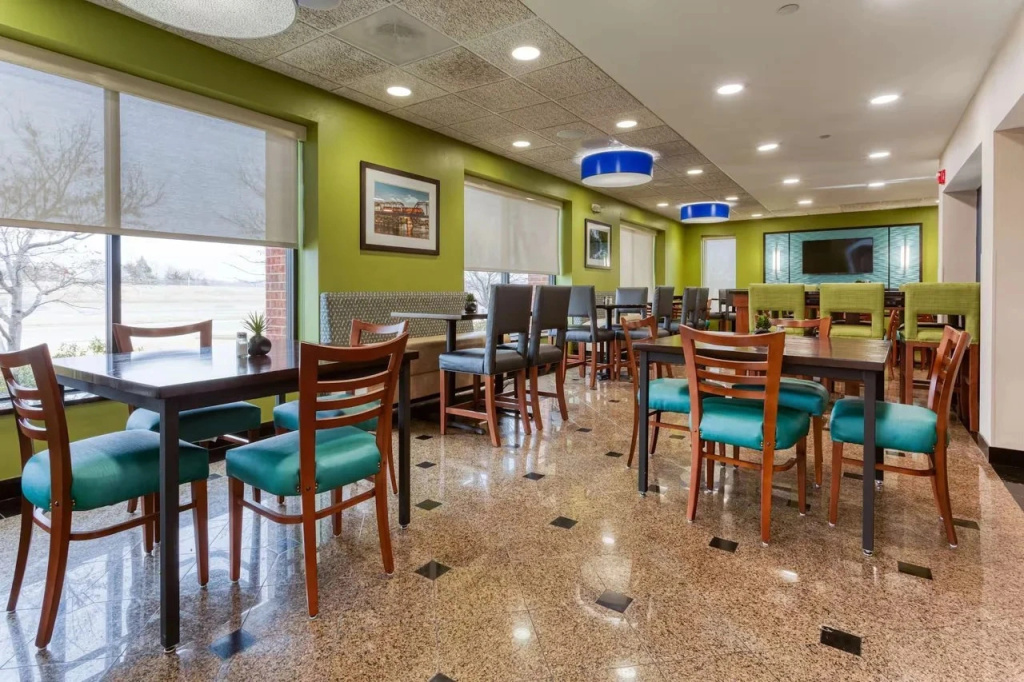Heritage Inn & Suites St. Louis/Fenton, Trademark by Wyndham