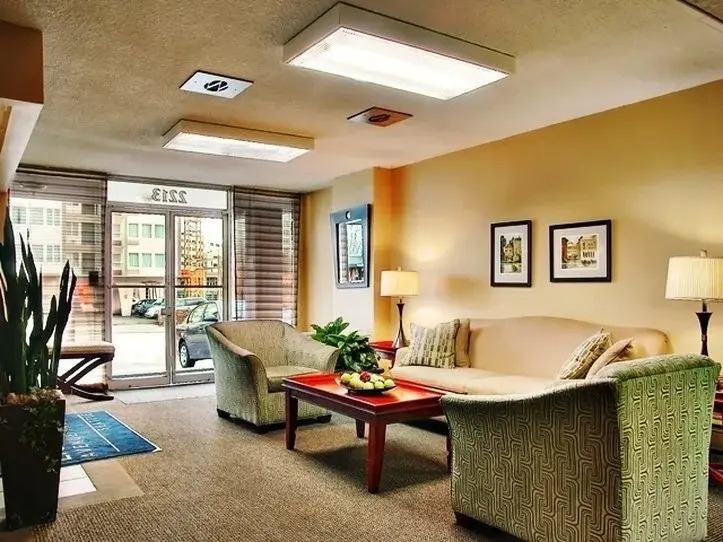 Eighth Avenue Inn
