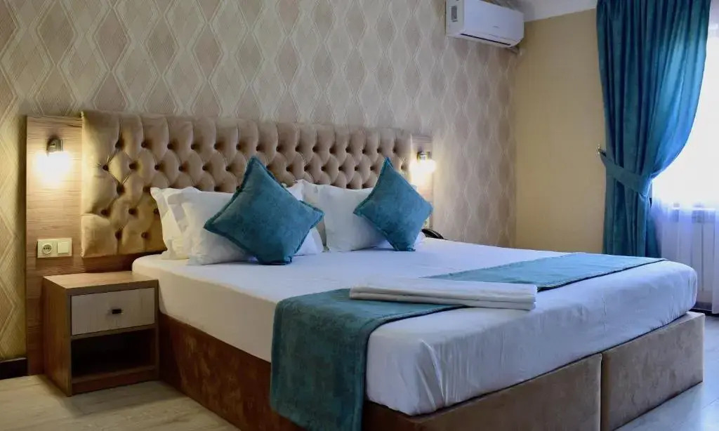 Dostar Inn