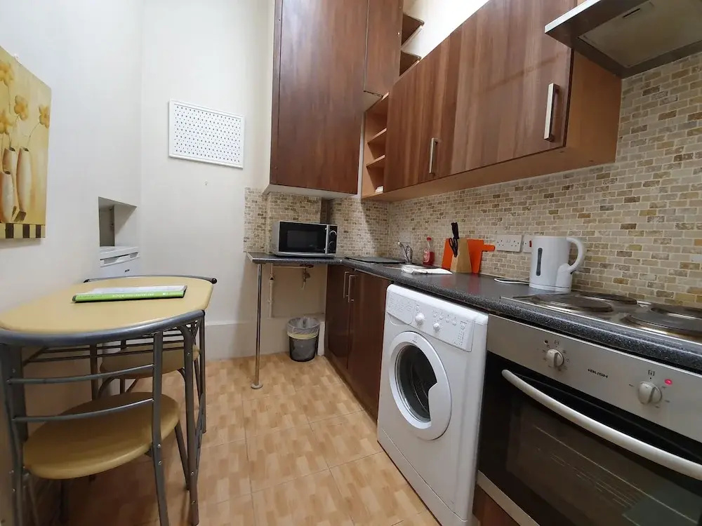 Victorian House 2 Bed 2 Bath Next to Barbican Tube