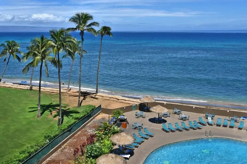 Royal Kahana #617 Studio Bedroom Condo by RedAwning