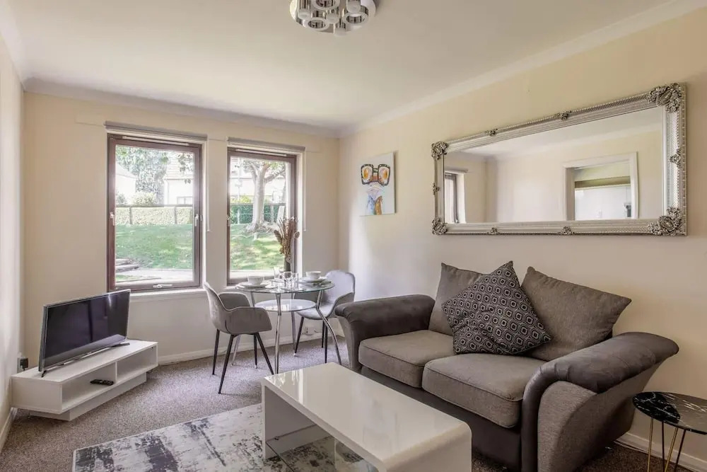 Summit Stylish Headland Court Apartment 2 Bedroom
