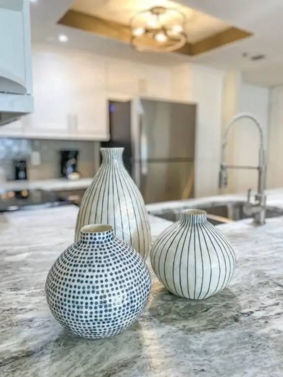 Stunning ocean view remodeled 2 bedroom 2 bath condo, 908 South Hampton 2 Condo
