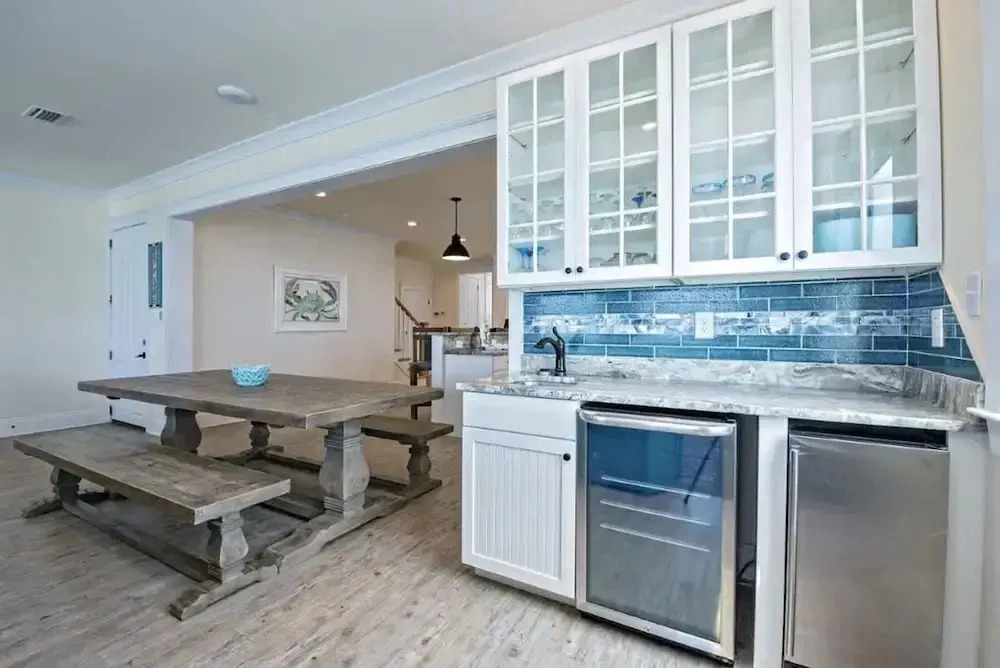 Beachfront 5bed Easybreezy East