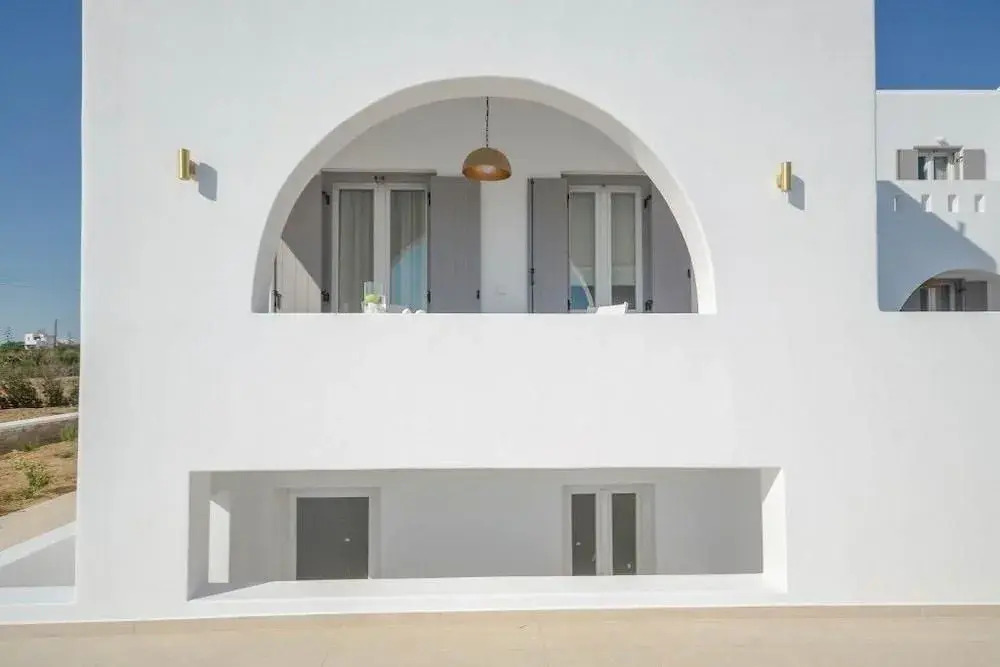 Plaka Collection