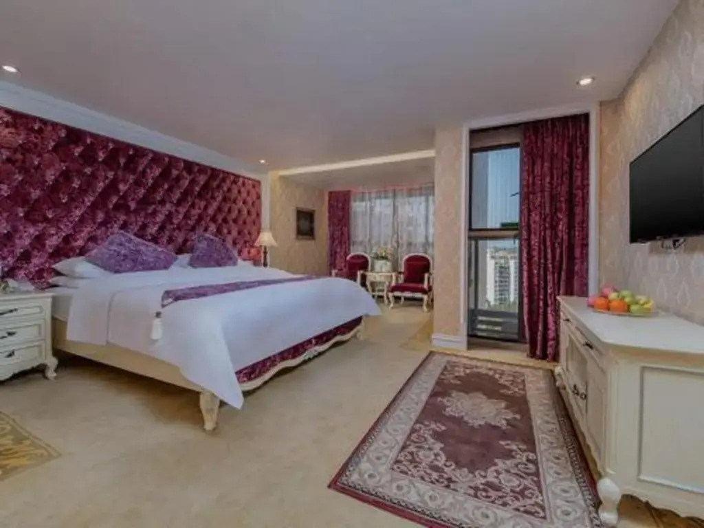 Vienna Hotel Shenzhen Gongming Huafa North Road